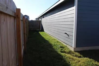 205 Marty Allen Loop, Jarrell, TX 76537 - Photo 22