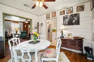 801 Bishop St, Smithville, TX 78957 - Photo 18