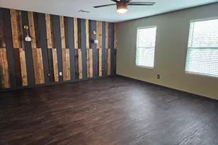 17721 Somerville Ct, Elgin, TX 78621 - Photo 2