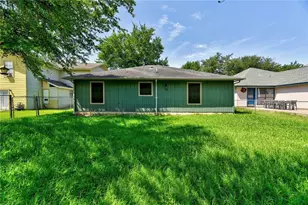 6402 Santos St, Austin, TX 78741 - Photo 20