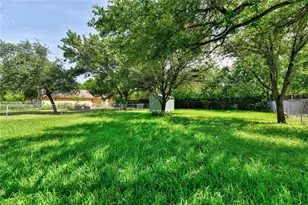 6402 Santos St, Austin, TX 78741 - Photo 6