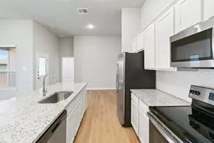 992 Staglin St, Buda, TX 78610 - Photo 8