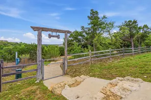 1102 Sage Thrasher Cir, Dripping Springs, TX 78620 - Photo 40