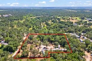 215 Sayers Dr, Bastrop, TX 78602 - Photo 2
