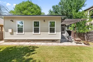 2411 E 10th St, Austin, TX 78702 - Photo 36