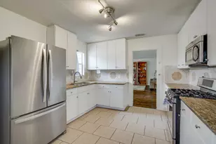 4615 Ribbecke Ave, Austin, TX 78721 - Photo 2