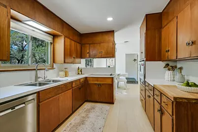 5645 Oak Boulevard, Austin, TX 78735 - Photo 12