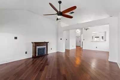 212 Valley Run Trail, Elgin, TX 78621 - Photo 2