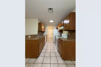 11945 Sunhillow Bend #B, Austin, TX 78758 - Photo 8