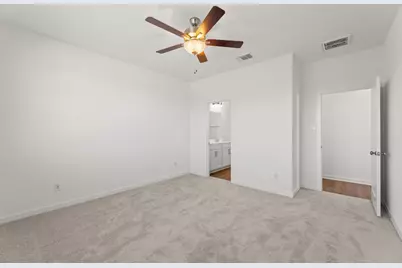 104 Hatari Trail, Jarrell, TX 76537 - Photo 12