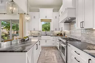 967 Belle Oaks Blvd Blvd, Bulverde, TX 78163 - Photo 14