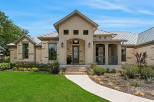 967 Belle Oaks Blvd Blvd, Bulverde, TX 78163 - Photo 2