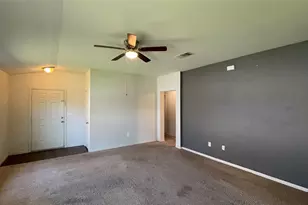 307 Camellia Dr, Hutto, TX 78634 - Photo 4