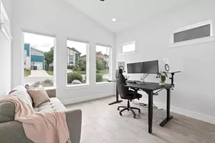 5205 Rob-Scott St, Austin, TX 78721 - Photo 10