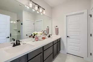 8319 Laughlin Ln, Austin, TX 78744 - Photo 18