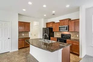 11301 Hill Stable Ct, Austin, TX 78652 - Photo 4