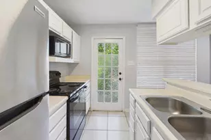 2409 Leon St, Austin, TX 78705 - Photo 10
