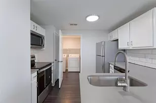 12215 Hunters Chase Dr, Austin, TX 78729 - Photo 10