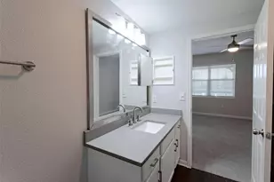 12215 Hunters Chase Dr, Austin, TX 78729 - Photo 12