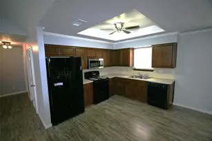 10712 Sunny Ln, Jonestown, TX 78645 - Photo 4