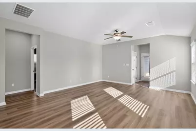 900 Main Street, Hutto, TX 78634 - Photo 10