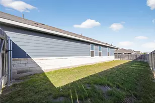 900 Main St, Hutto, TX 78634 - Photo 22