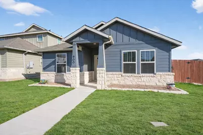 900 Main Street, Hutto, TX 78634 - Photo 2