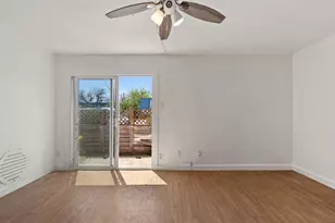 300 E Croslin St, Austin, TX 78752 - Photo 10