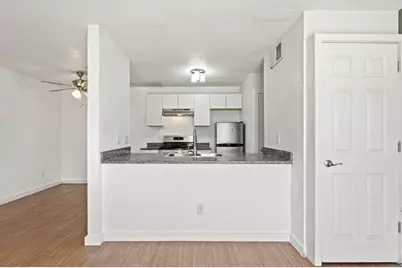 300 E Croslin Street #106, Austin, TX 78752 - Photo 6