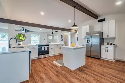 1102 N Austin Avenue, Georgetown, TX 78626 - Photo 12
