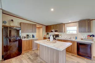 146 Monte Vis Dr, Elgin, TX 78621 - Photo 6
