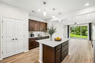 401 Yorktown St, Georgetown, TX 78633 - Photo 8