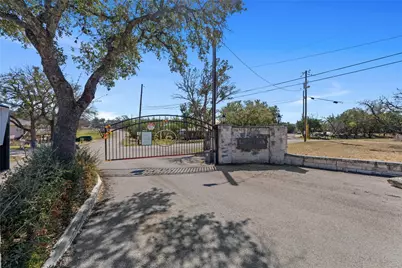 205 Shadows Drive, Spicewood, TX 78669 - Photo 32