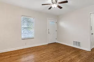 2009 Richcreek Rd, Austin, TX 78757 - Photo 2