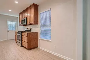 2009 Richcreek Rd, Austin, TX 78757 - Photo 6