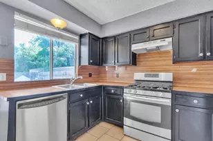 5000 Fontenay Dr, Austin, TX 78744 - Photo 10