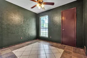 5000 Fontenay Dr, Austin, TX 78744 - Photo 22