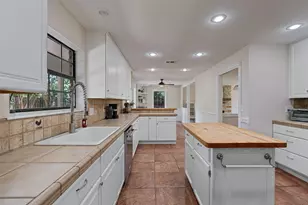 3026 Gabriel View Dr, Georgetown, TX 78628 - Photo 12