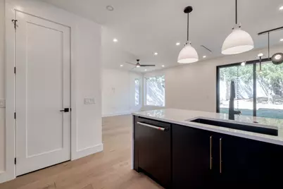 5700 Louise Lane, Austin, TX 78757 - Photo 14