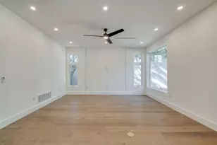 5700 Louise Ln, Austin, TX 78757 - Photo 10