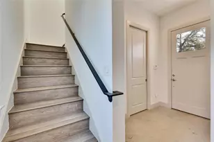 2105 Pennsylvania Ave, Austin, TX 78702 - Photo 12