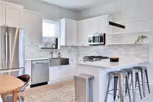 2105 Pennsylvania Ave, Austin, TX 78702 - Photo 2