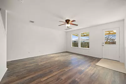 13505 Lismore Lane, Pflugerville, TX 78660 - Photo 4