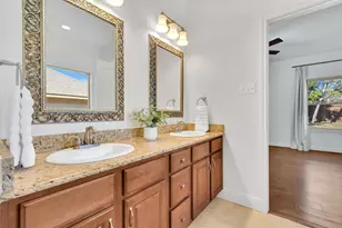 10808 Timber Cir, Dripping Springs, TX 78620 - Photo 14