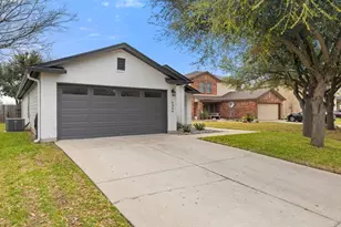 4006 King's Canyon Dr, Taylor, TX 76574 - Photo 2