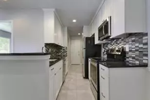 9802 Hundred Oaks Cir, Austin, TX 78750 - Photo 8