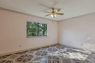4805 Crest Oak Rd, Austin, TX 78744 - Photo 14