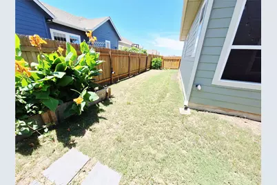 7800 Hillock Terrace, Austin, TX 78744 - Photo 36