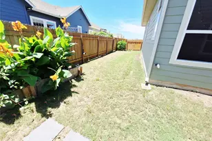 7800 Hillock Terrace, Austin, TX 78744 - Photo 36
