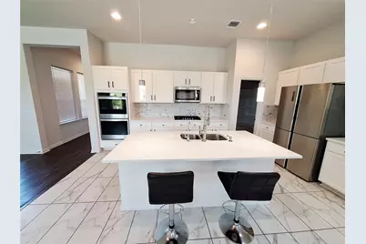 7800 Hillock Terrace, Austin, TX 78744 - Photo 8